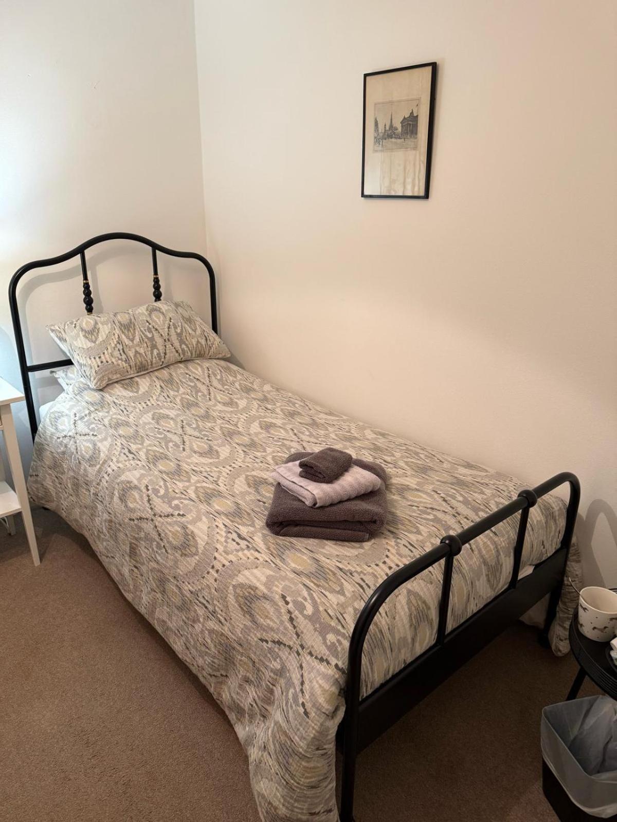 Single Room With Beautiful Garden Edinburg Exteriör bild